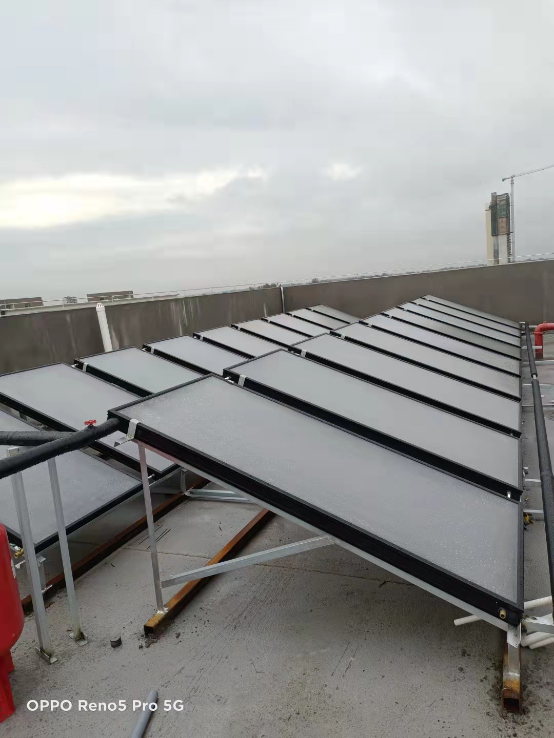 鄂州疾控中心平板太阳能集中供热系统