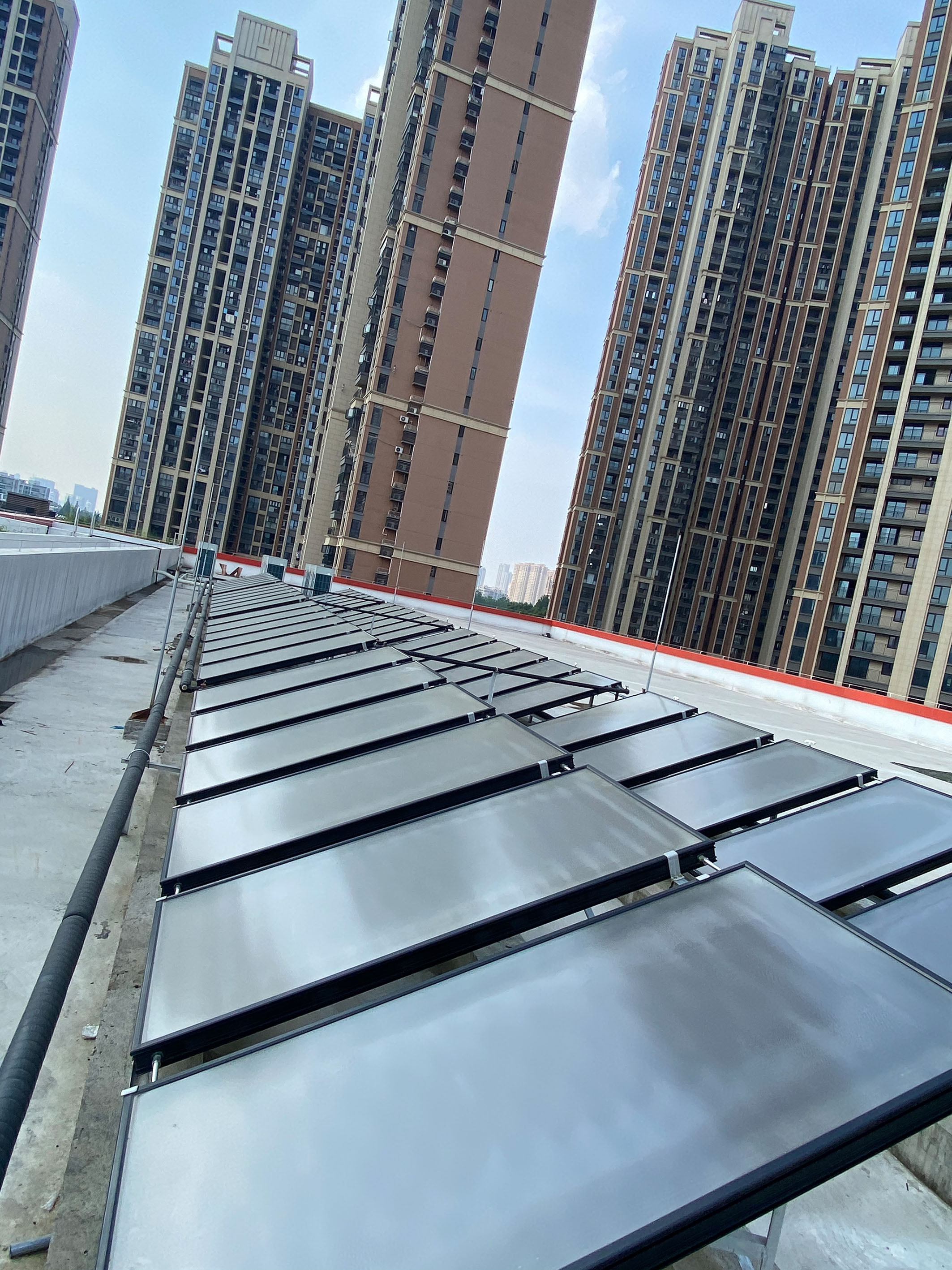 武汉四中平板太阳能集中供热系统工程